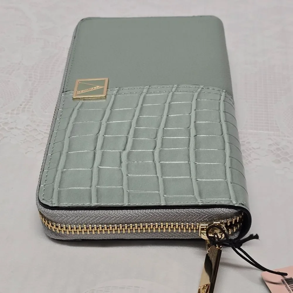 Victoria's Secret Teal Croc Embossed Vegan Leather Large Bi-Fold Wallet NWT - Picture 10 of 13